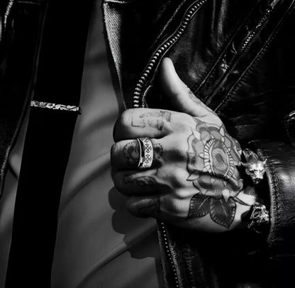 ETCHED PLUS BAND RING 2